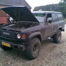 Toyota landcruiser hj60,