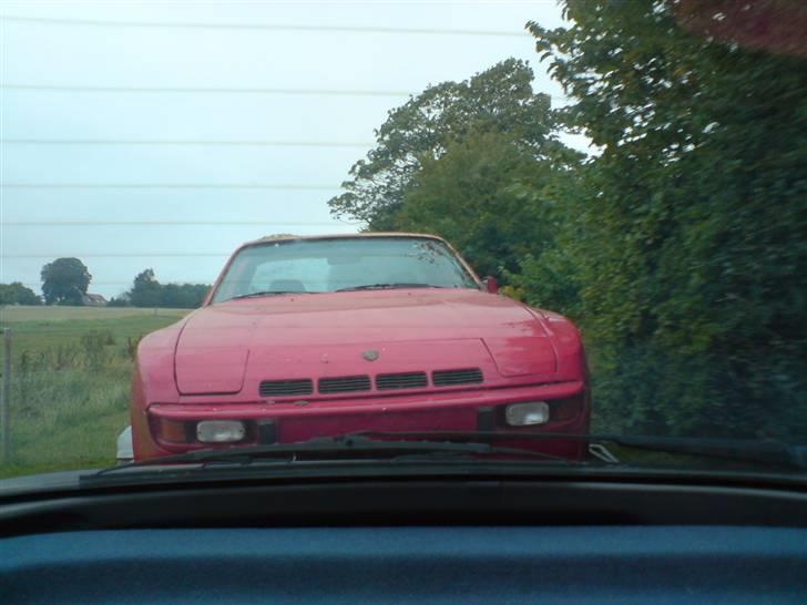 Porsche 924 - ved at blive kørt over for at blive byttet billede 17