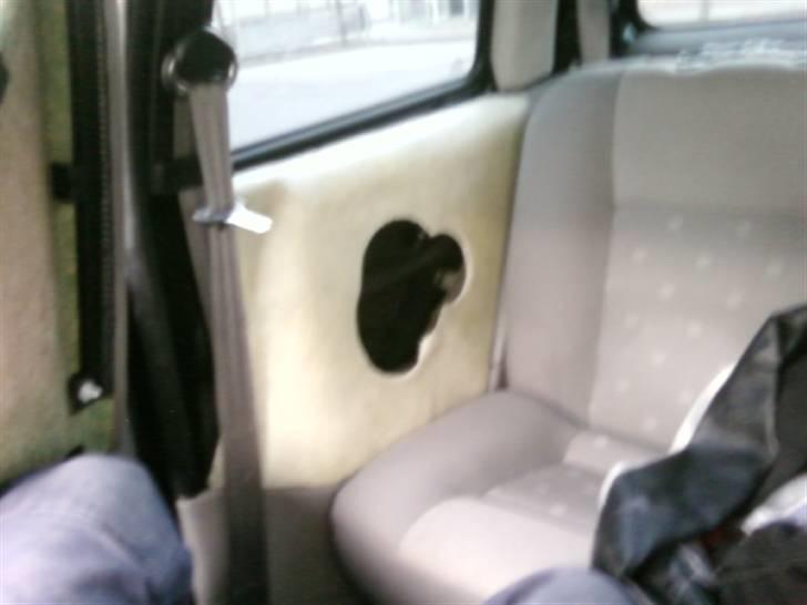 VW lupo 3L - Tja når kniber med pladsen, må man tænke praktisk... billede 8