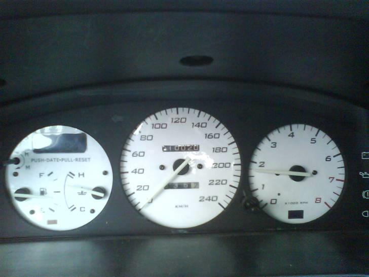 Mazda 323F - Nu med hvide skiver billede 11