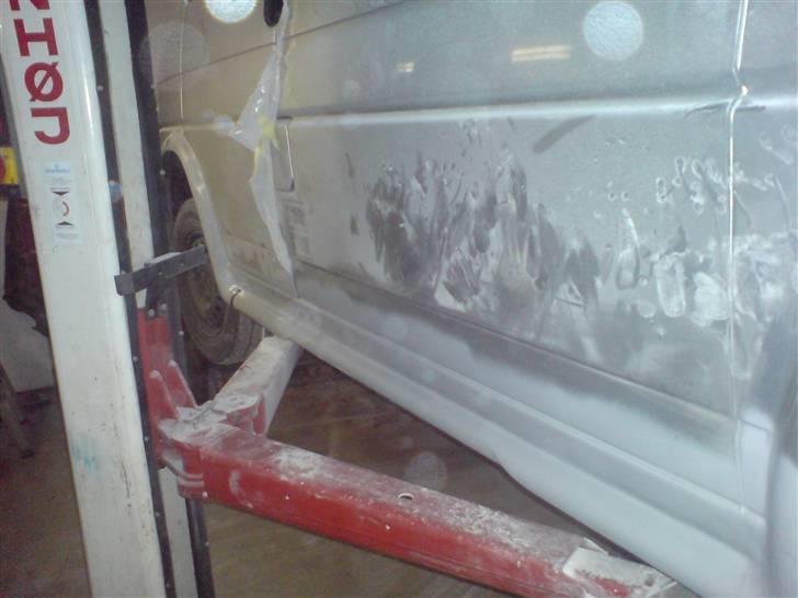 VW Caravelle Total skadet billede 12