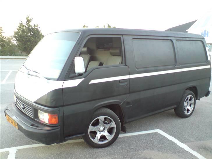 Nissan King van *SOLGT* billede 9