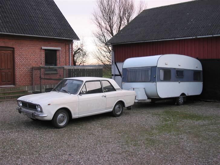 Ford cortina 1,3 MK 2 - Den gamle cortina har krog på så den sku da ha en clasic campingvogn billede 10