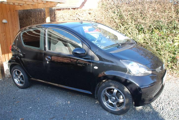 Toyota Aygo + Solgt billede 10