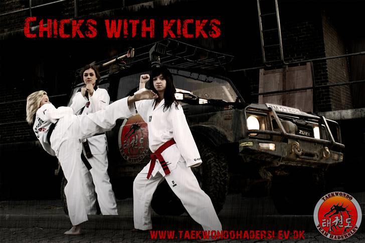 Suzuki Samurai 4x4 - efter den blev malet og fik reklamer :) billede 12