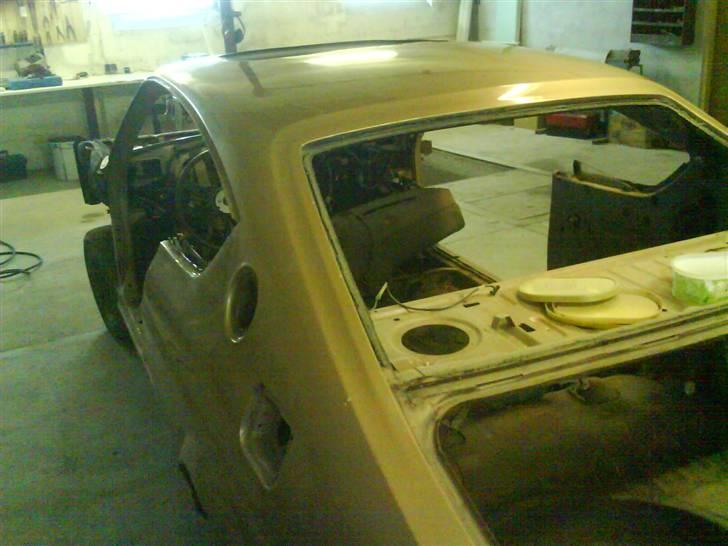 Mazda 929 Hardtop - Så kom hun endelig ind i værkstedet. - kun 2 år for sent..! billede 14