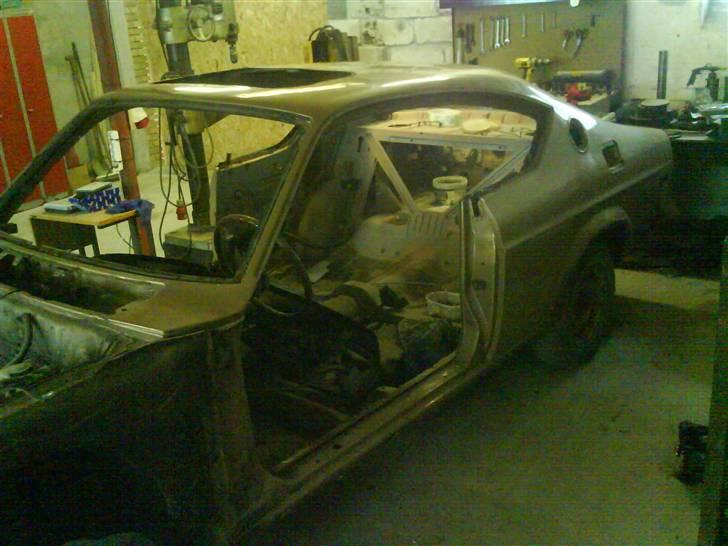 Mazda 929 Hardtop - Så kom hun endelig ind i værkstedet. - kun 2 år for sent..! billede 15