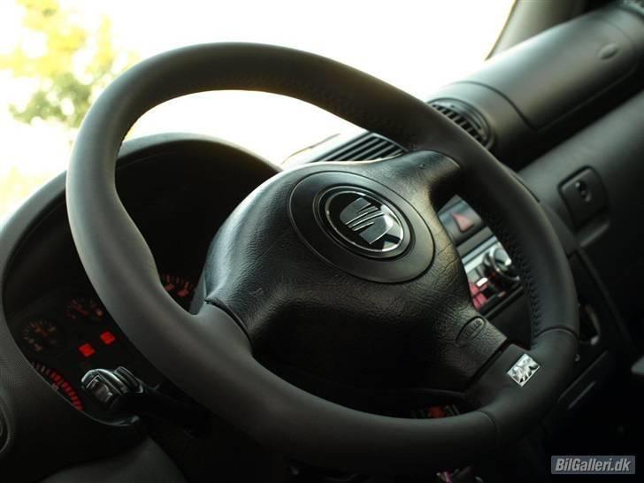 Seat Leon TDI-R - R32 rattet er for lækkert ! er kommer SNART billeder af det flotte kabine arbejde der er lavet på bilen ! billede 7