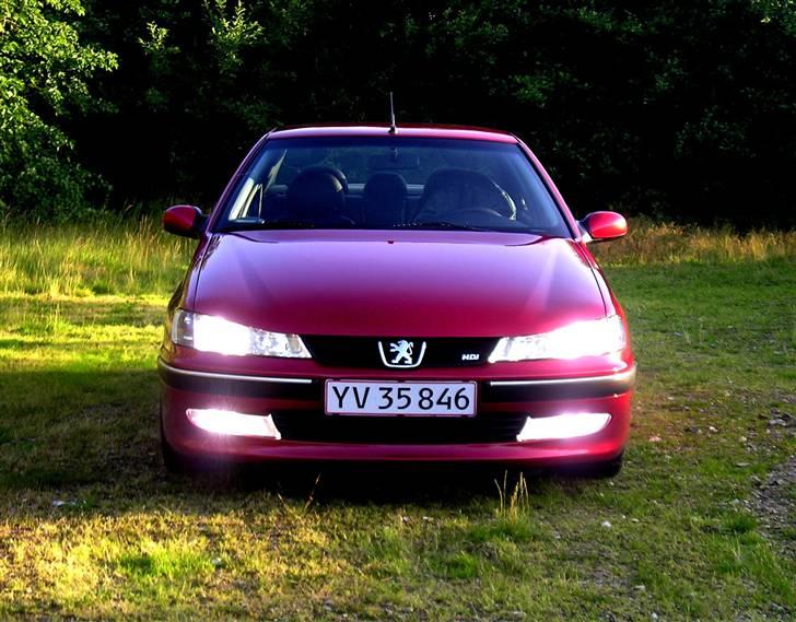 Peugeot 406 2,0 HDI - Totalskadet billede 3