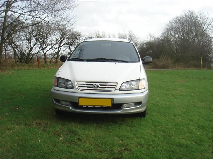 Toyota sportsvan *solgt* billede 2