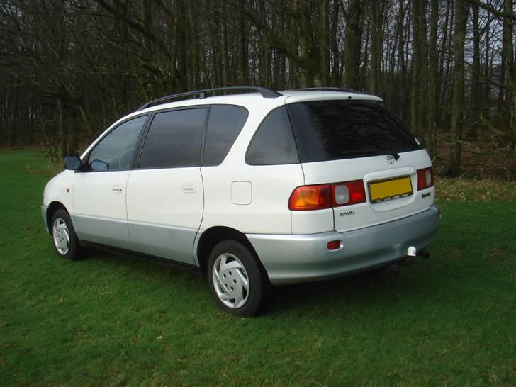 Toyota sportsvan *solgt* billede 4