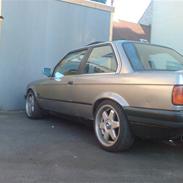 BMW E30 320i/325i (Solgt)