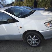 Toyota Sportsvan SOLGT