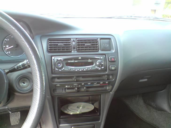 Toyota Corolla  3d. XLi Galla - Det lille anlæg. billede 3