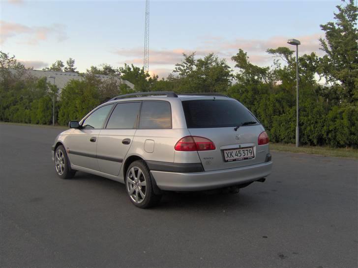 Toyota Avensis 2,0 Stationcar billede 2