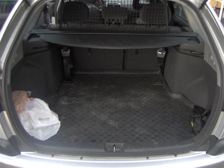 Toyota Avensis 2,0 Stationcar billede 6