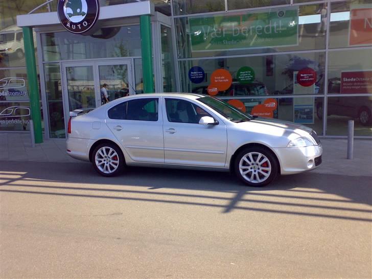 Skoda octavia RS 2,0 TDI - 3) Antal Km på klokken 146Km.....heh billede 3