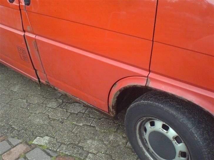 VW transporter T4 - mere skærmkant til pudsning og p2 kanter billede 3