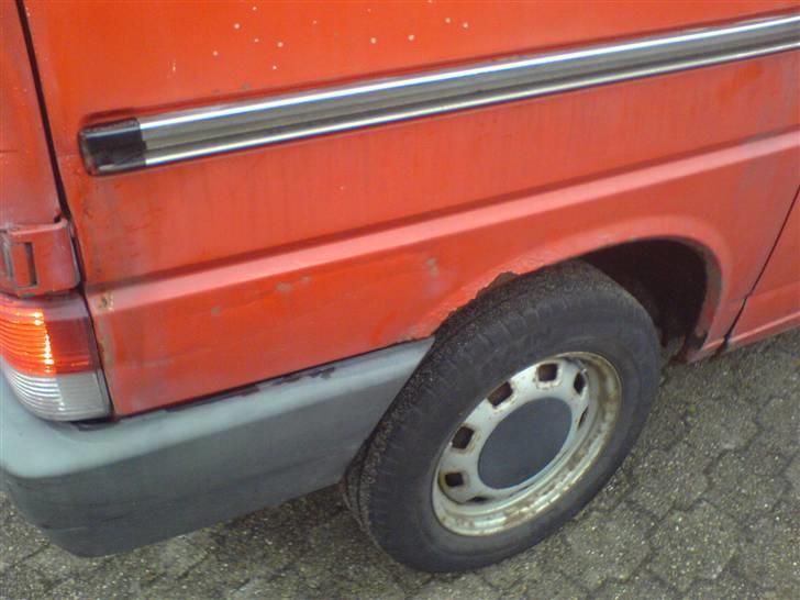 VW transporter T4 - mere skærmkant til pudsning og maling billede 5