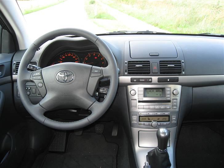 Toyota Avensis sol plus billede 5