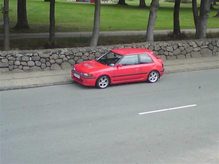Mazda 323 billede 8