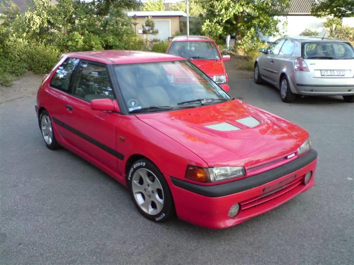 Mazda 323 billede 10