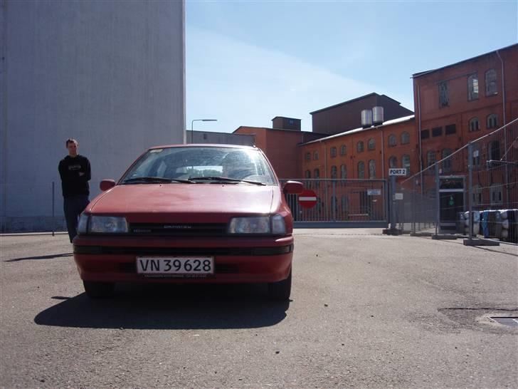 Daihatsu Charade TX - Den stolte ejer i baggrunden:) billede 8