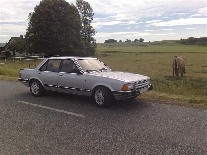 Ford Granada 2,8I Ghia V6 Aut...R.I.P. - og I højre hjørne ser man så en backup løsning ala præ Granada :-) billede 14