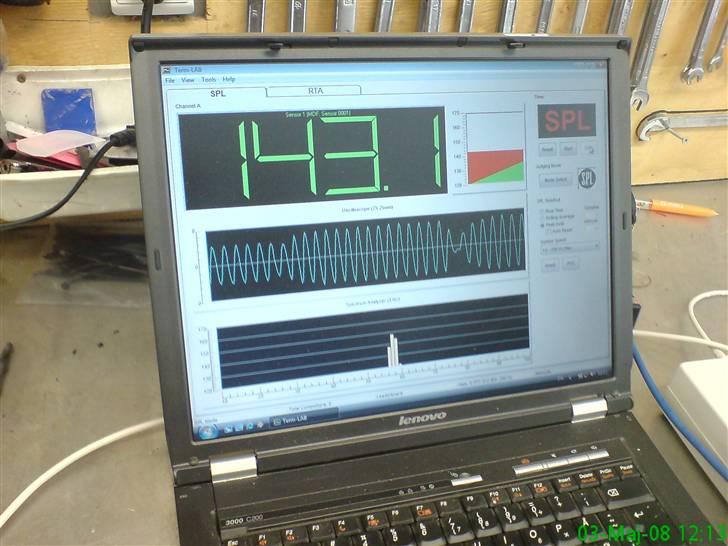 Peugeot 206 Solgt - Ingen indstilling. kasser er bare bygget så de kan være i bilen, uden front og kun skod baghøjtaler. men hva fan´... billede 8