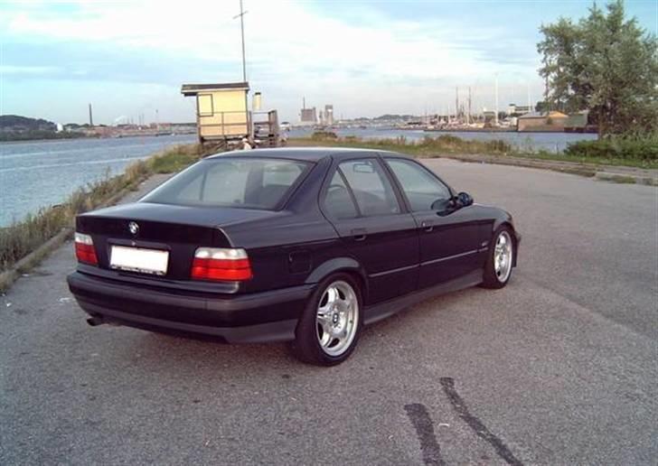 BMW 320i billede 3