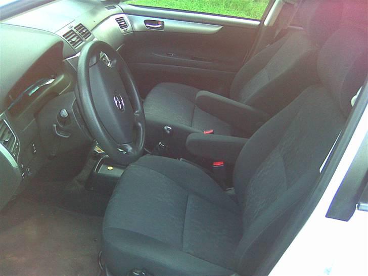 Toyota Sportsvan D-4D*SOLGT* billede 8