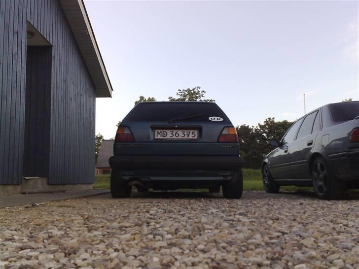 VW Golf 2 1,8 cl *SOLGT* billede 2
