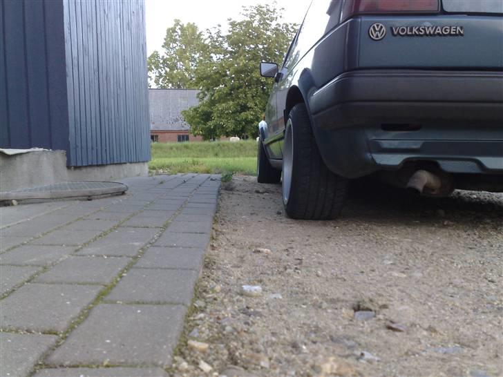 VW Golf 2 1,8 cl *SOLGT* billede 3