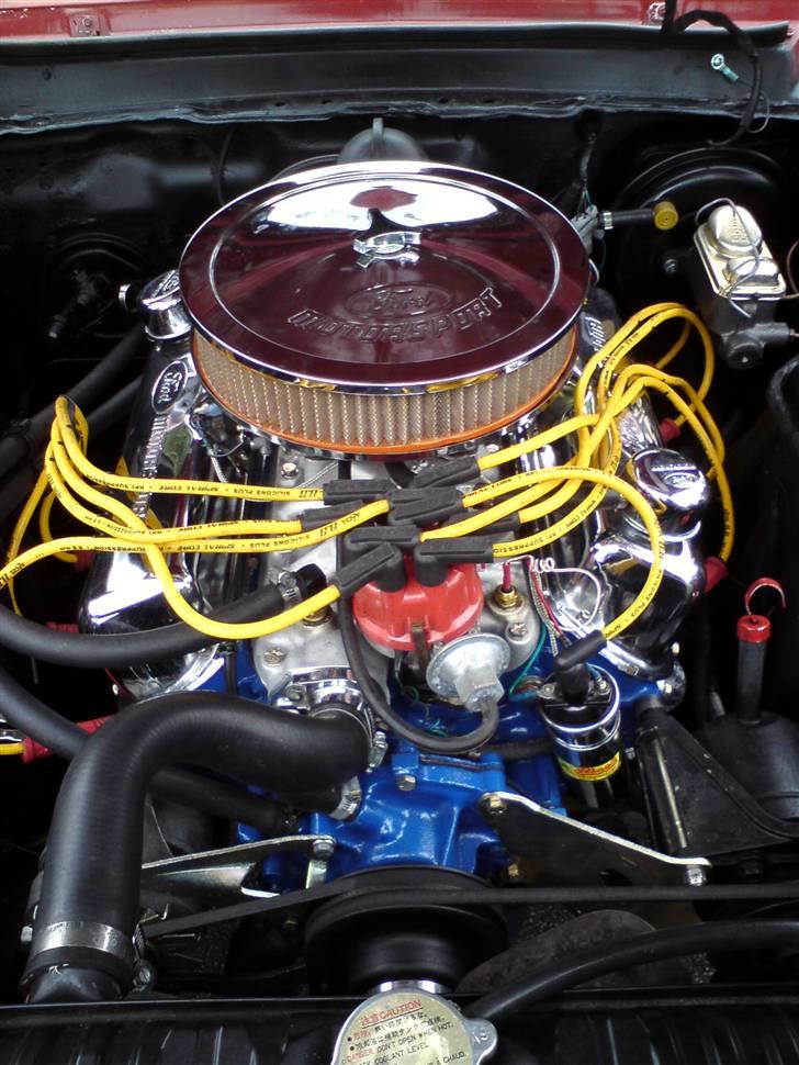 Ford Mustang 68 HT - Her kom den nye 302 cui motor så i, det ser jo godt ud....smiler billede 2