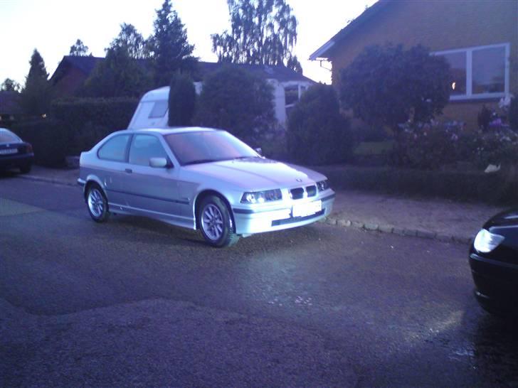 BMW E36 Compact solgt billede 9
