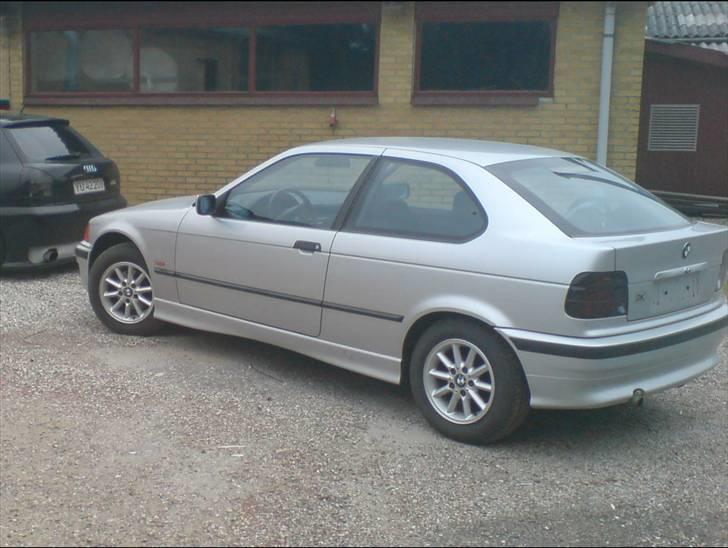 BMW E36 Compact solgt billede 19