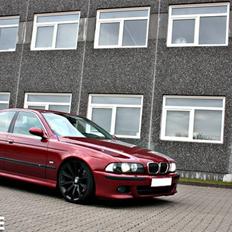 BMW 535i V8 Steptr. *Solgt*