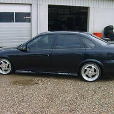 Opel vectra 1,8 16v - SOLGT -