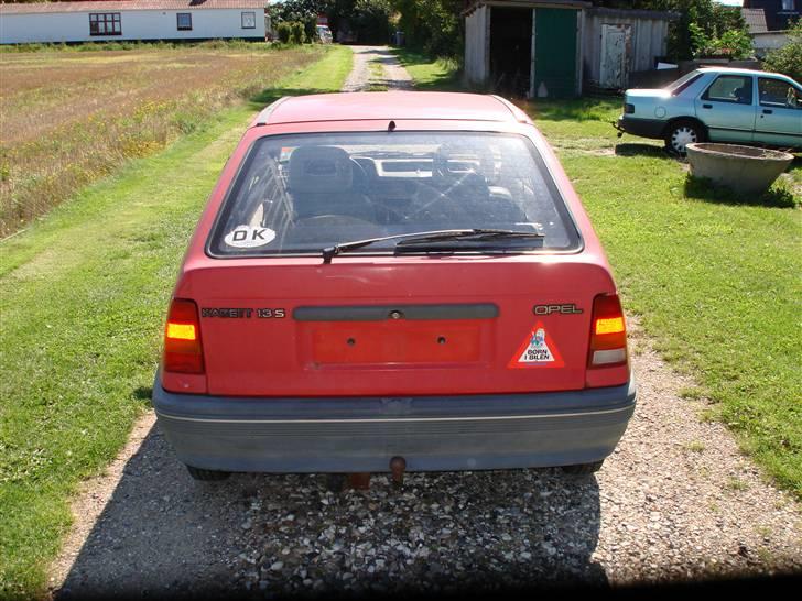 Opel kadett total skadet billede 2