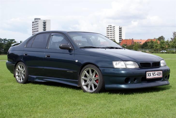 Toyota Carina E billede 1