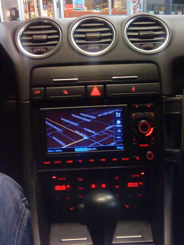 Audi A4 2,4 v6 Cabriolet SOLGT billede 18