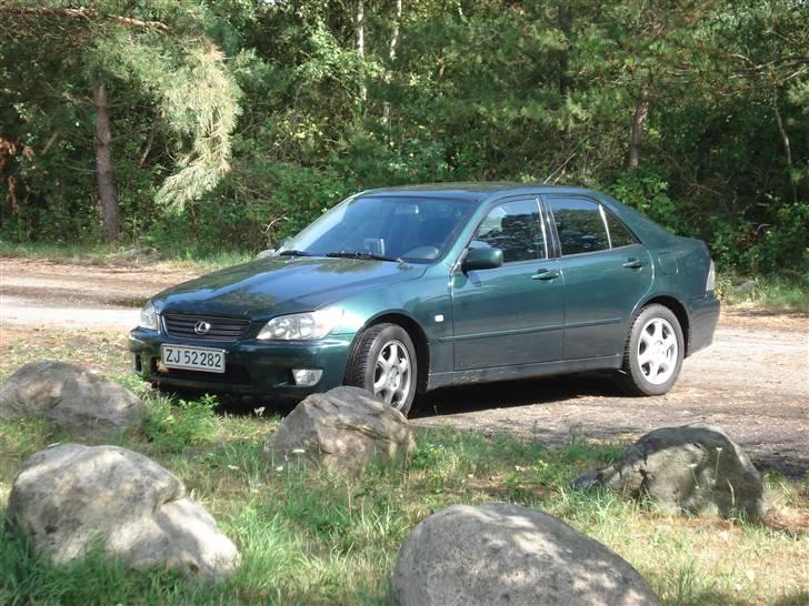 Lexus IS200 SD billede 2