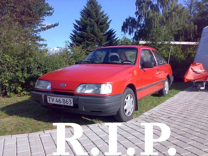 Ford Sierra 1,6 CLX....(R.I.P) - Trofast 1 Kunne ikke betale sig at lave rusten sååå...... R.I.P. billede 1