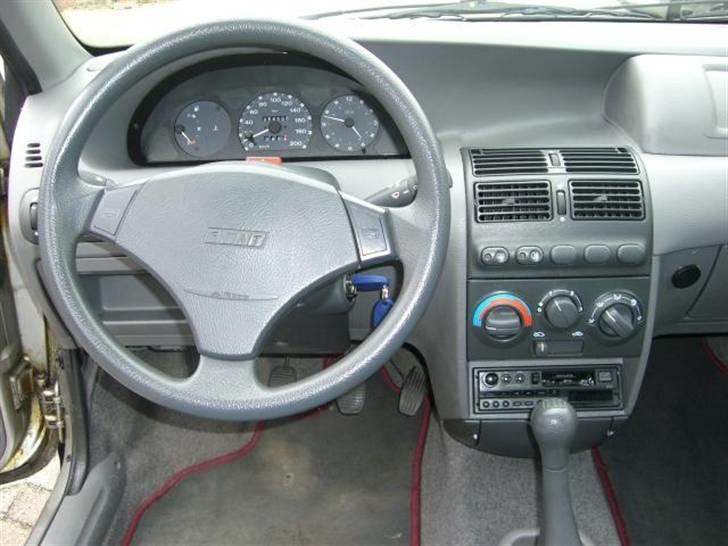 Fiat Punto 60S Solgt - Fint instrumentbord. Måtter er nu udskiftet med nogle nye :) billede 5