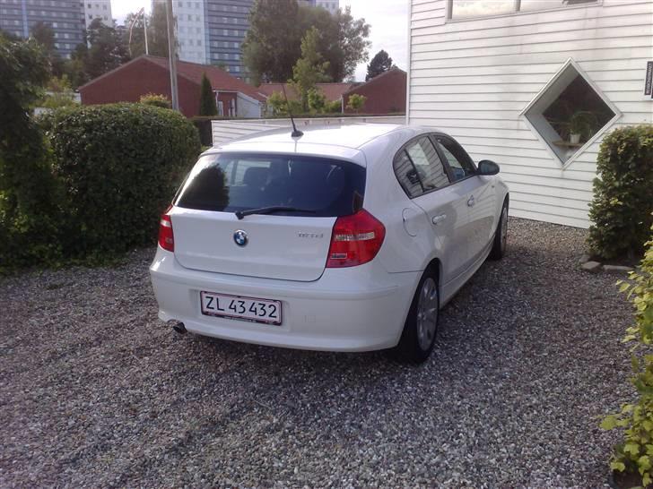 BMW 118D -SOLGT- billede 6