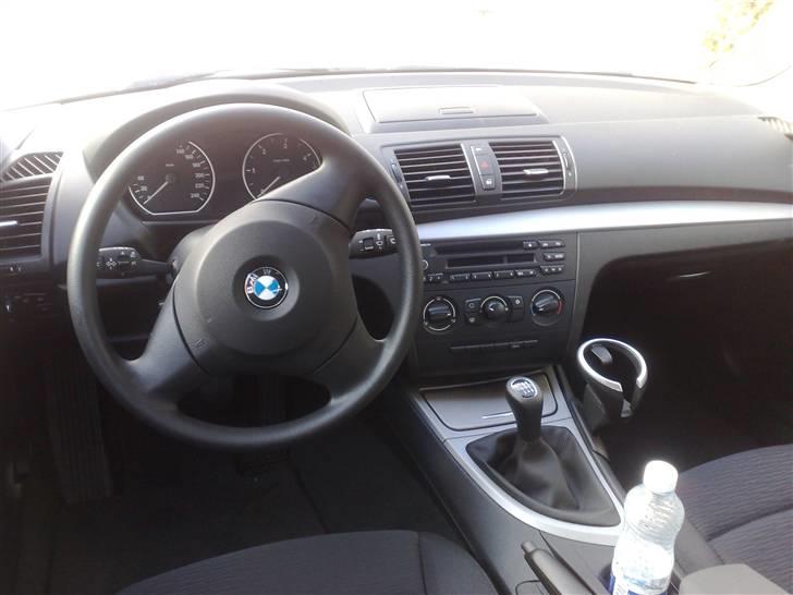 BMW 118D -SOLGT- billede 8