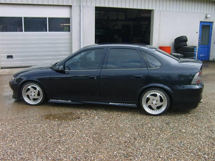 Opel vectra 1,8 16v - SOLGT - billede 1