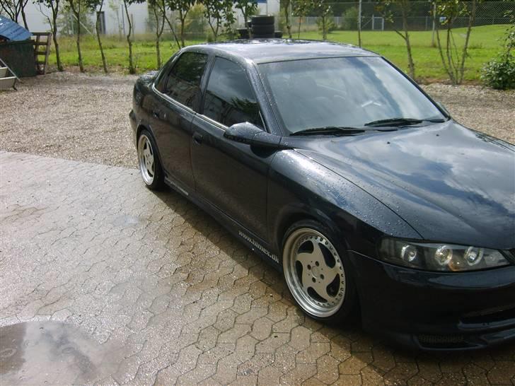 Opel vectra 1,8 16v - SOLGT - billede 4