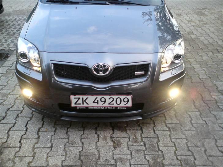 Toyota Avensis SOLGT billede 1