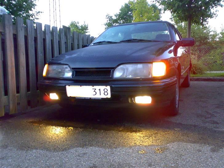 Ford Sierra 2.0i GT - Solgt - Har lavet positionslys i blinklyset og blinklys i det org. positionslys i parabolen... billede 17